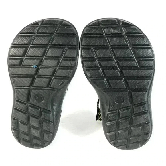 Boy water shoes size  5-6 - Picture 6 of 7